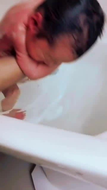 新生婴儿洗澡视频教程,新生婴儿洗澡全攻略教程